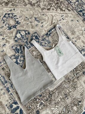 NWT Mahina Bundle Ribbed Crop Tank  Top - White and Grey